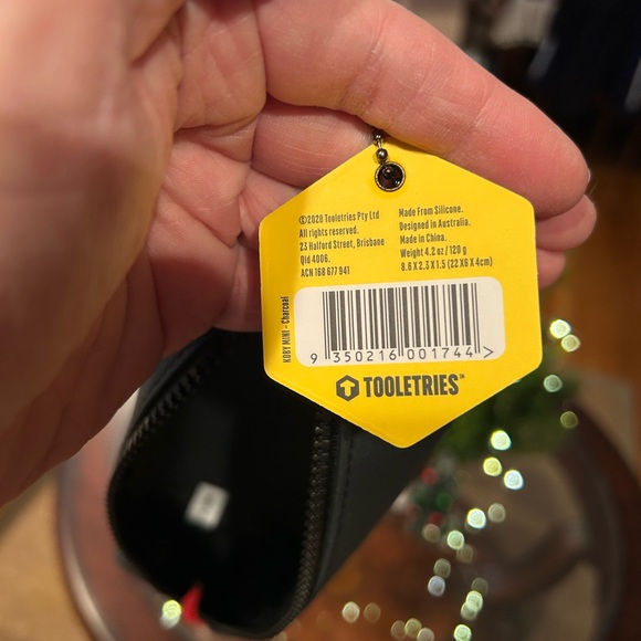 Men’s Body Care Set w/Toiletry & Gift Bag - Picture 4 of 6